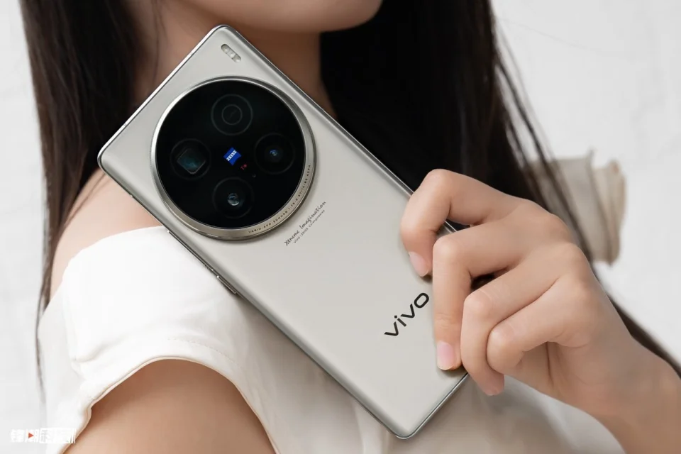 Điện thoại Vivo X100 Ultra